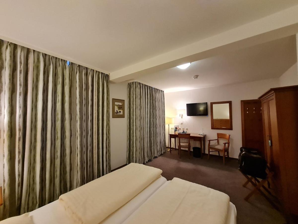 Hotel Waldquelle - Baumhaushotel Aerzen ภายนอก รูปภาพ