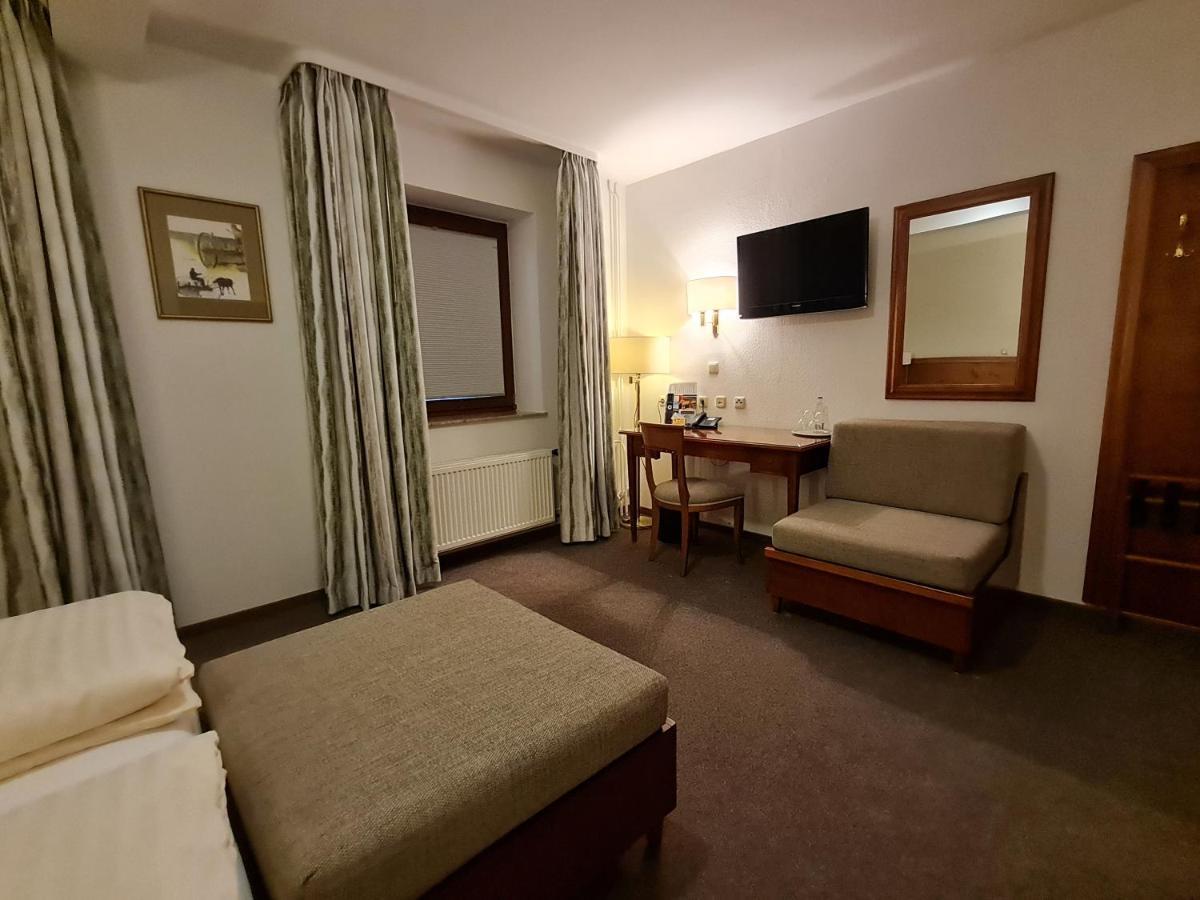 Hotel Waldquelle - Baumhaushotel Aerzen ภายนอก รูปภาพ