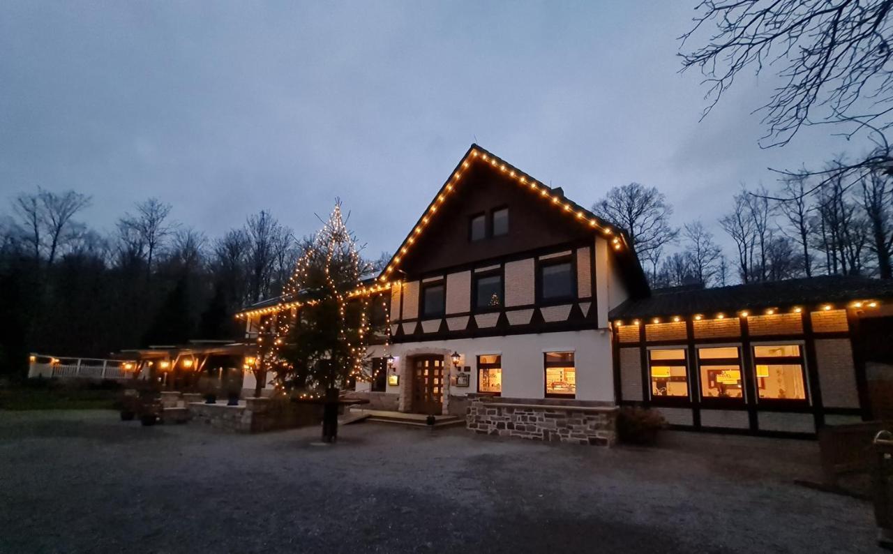 Hotel Waldquelle - Baumhaushotel Aerzen ภายนอก รูปภาพ